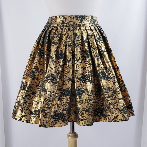 Geoa Deaigns Dresses & Skirts - Forest Green & Gold Pleated Skirt, Pockets